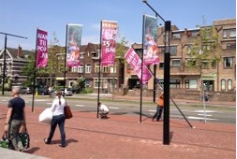 Dordrecht plaatst vaste banieren langs invalswegen