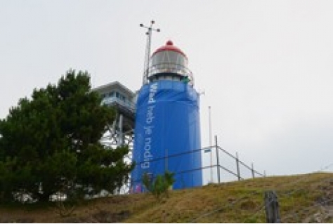 Vuurtoren van Vlieland kleurt blauw 