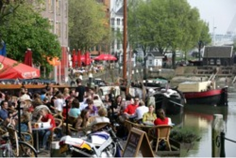 Amsterdam niet langer duurste terrasstad