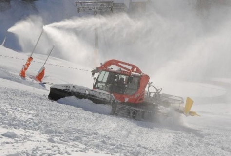 Vroege sneeuwval maakt reissector actief