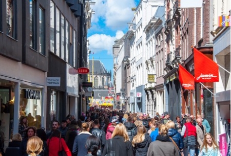 Minister Kamp wil winkelmeters uit de markt nemen