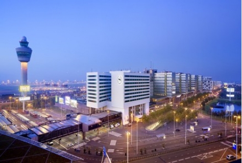 Schiphol groeit onverwacht snel