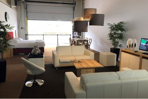 Prijswinnaars actie Oerbnb mogen slapen in Drenthe
