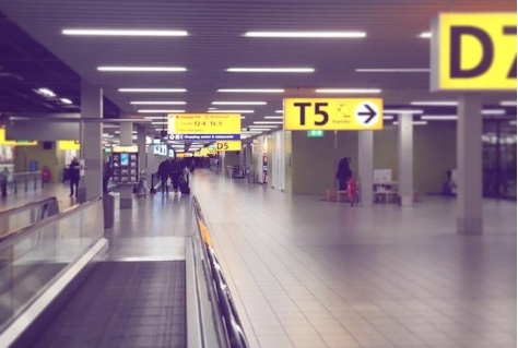 Schiphol vraagt luchtvaartmaatschappijen vluchten te schrappen