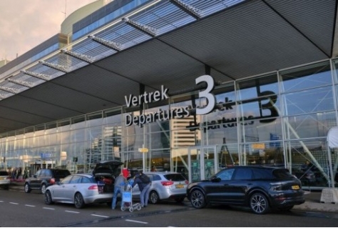 Schiphol maximeert aantal reizigers