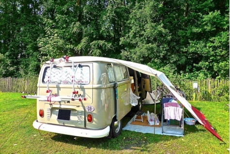 Aantal campers blijft maar groeien, tekort aan camperplaatsen