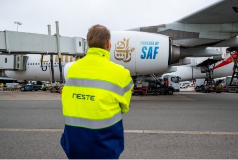 Emirates start met bijmengen SAF op Schiphol
