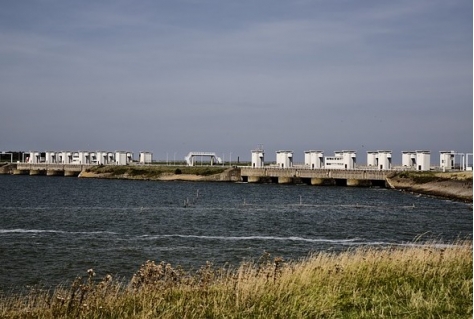 Amsterdam wil krimp Schiphol naar 400.000 vluchten per jaar