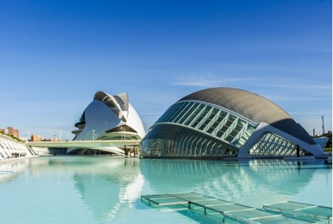 Verrassende reistrends lente 2025: Valencia aan kop, onbekend populair en slim boeken loont