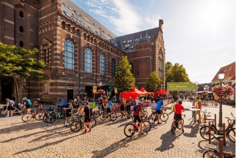 1600 fietsers over Westfriese Omringdijk