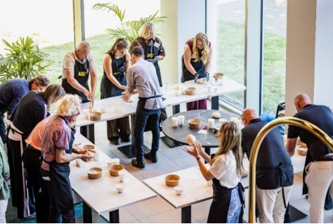 Bewoners uitgenodigd in Amsterdamse en Rotterdamse hotels