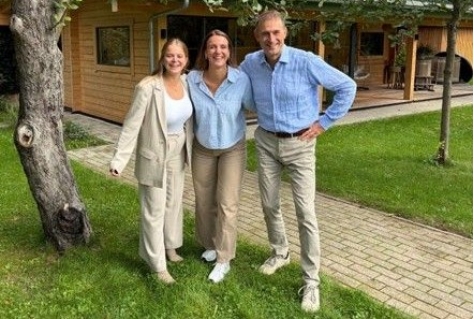 Karlijn Dinkla en Marleen Schut nemen activiteiten House of Hosts over