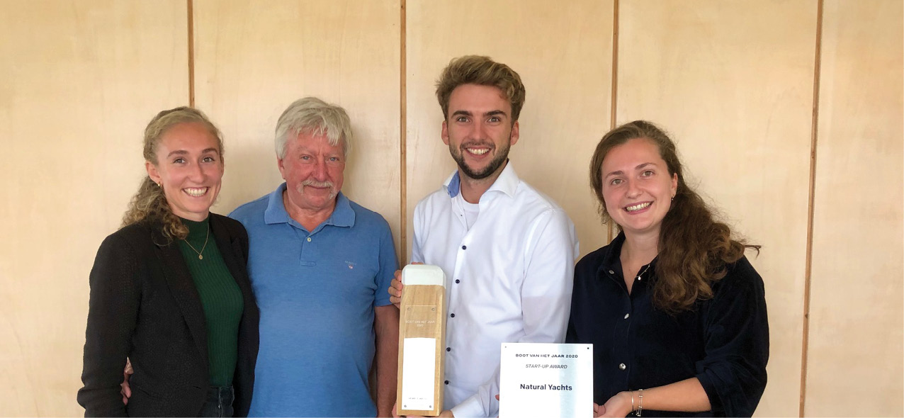 Jurjen, Josien, Hylke en Sarah van Natural Yachts bij de ontvangst van de Boot van het Jaar Start-up prijs.