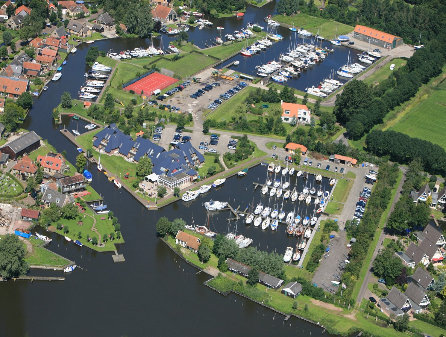 Luchtfoto Hart van Friesland.