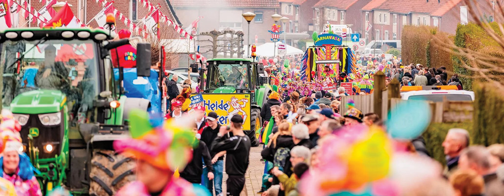 De grote optocht in ’s-Heerenberg. De grote optocht in ’s-Heerenberg.