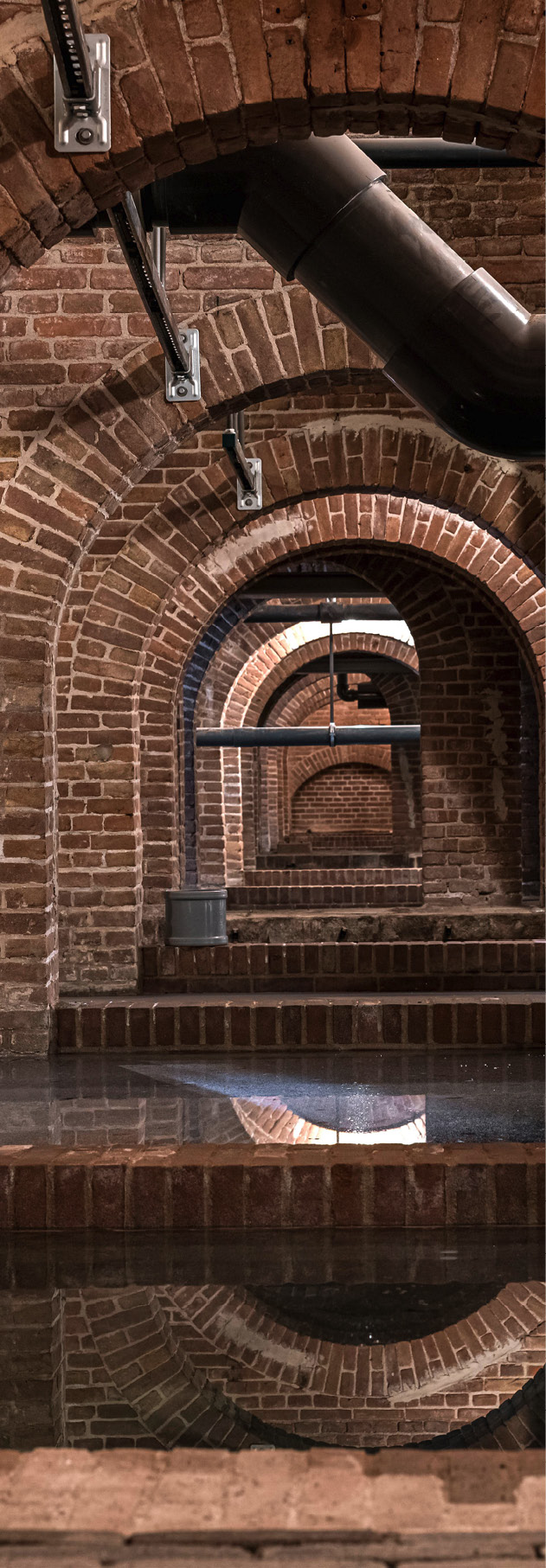 Het monumentale Lloyd-waterfiltersysteem bleef behouden en werd aangevuld met moderne, energiezuinige installaties.