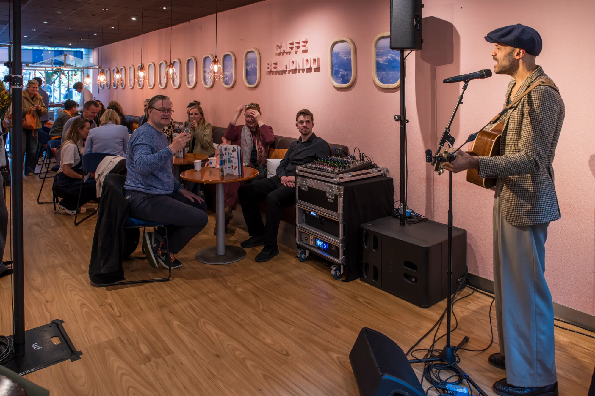 Alain Clark verzorgde het openingsoptreden op 27 oktober.