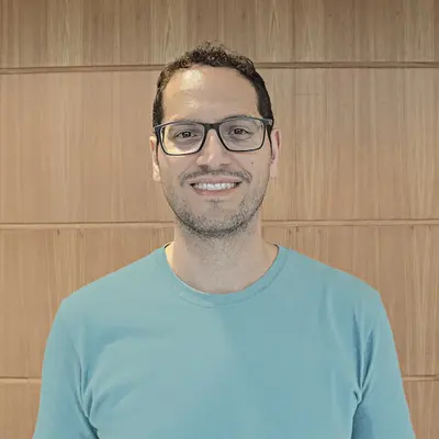 Author Leonardo Calix